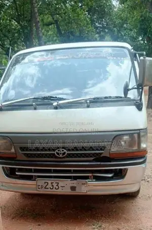 Toyota Dolphin 1994 Van (Used)
