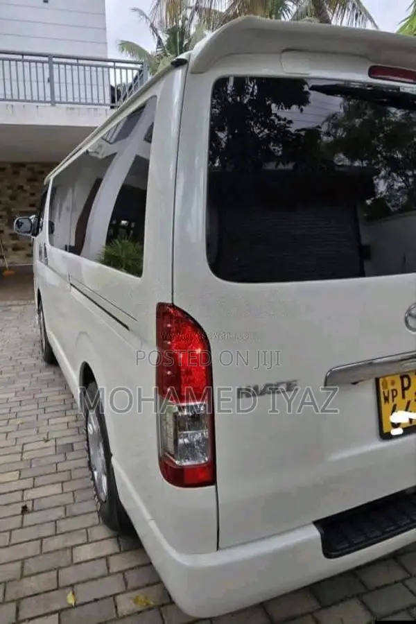 Toyota KDH TRH SUPER GL 2015 Van (Used)