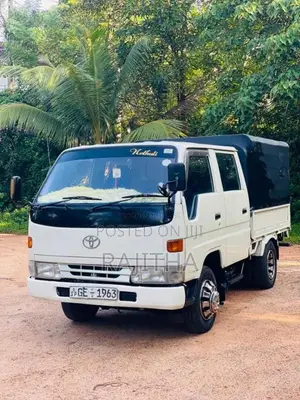 Toyota BU100 1995 Crew Cab (Used)