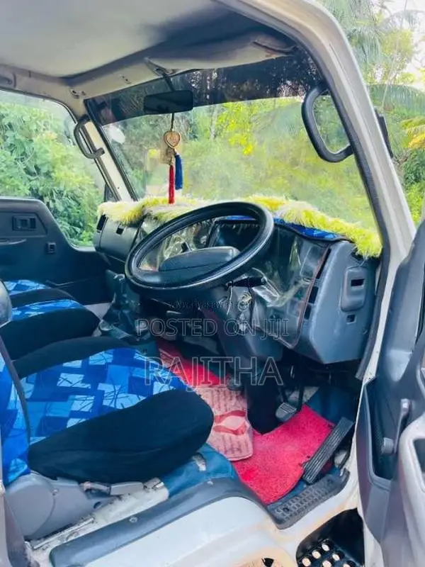 Toyota BU100 1995 Crew Cab (Used)