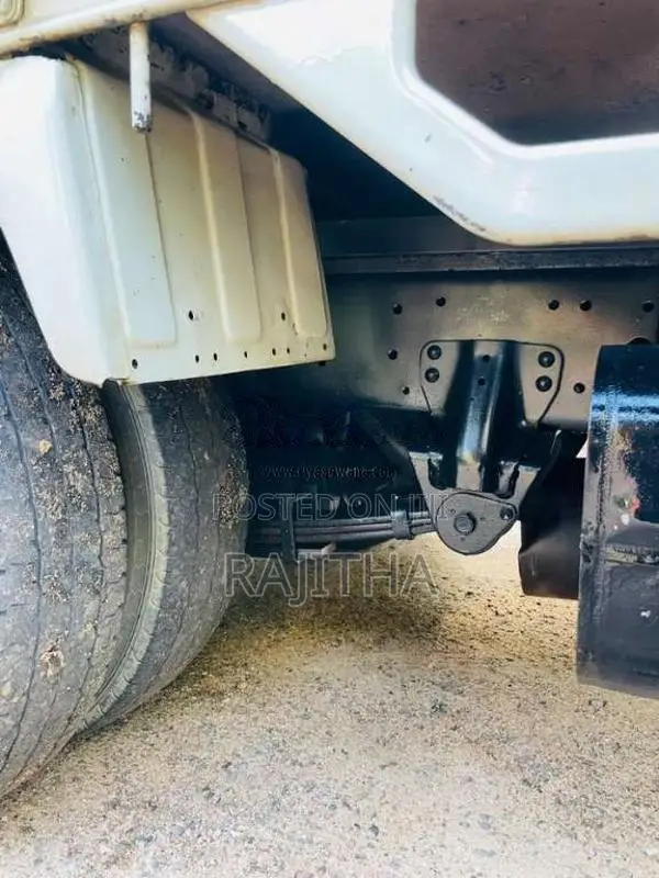 Toyota BU100 1995 Crew Cab (Used)