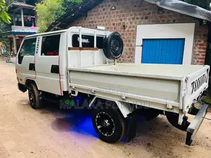 Toyota CrewCab 1986 Crew Cab (Used)