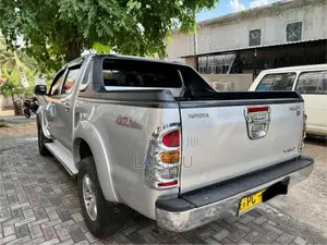 Toyota Hilux Vigo Thailand 2006 Pickup (Used)
