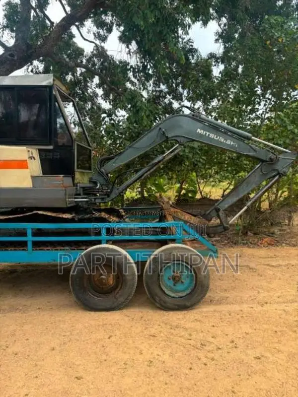 Mitsubishi Mitsubishi 2016 Tractor (Used)