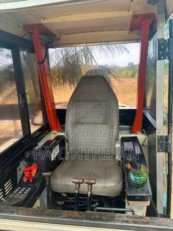 Mitsubishi Mitsubishi 2016 Tractor (Used)