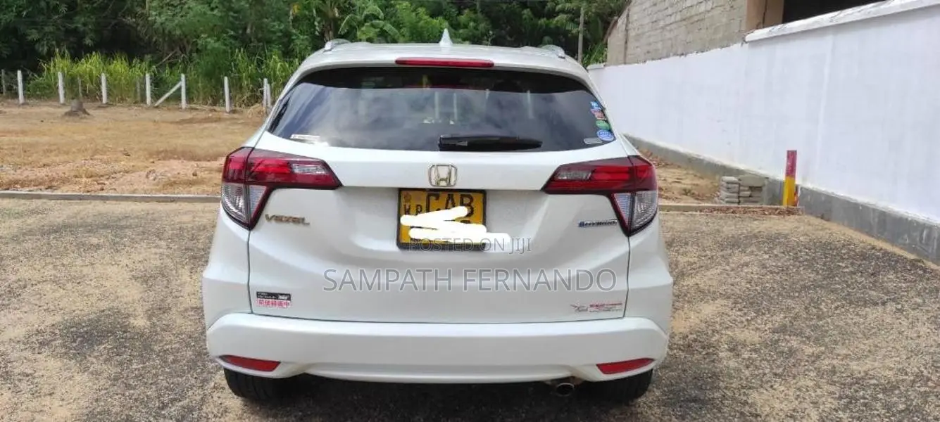 Honda Vezel 2014 SUV (Used)
