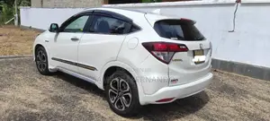 Honda Vezel 2014 Car (Used)