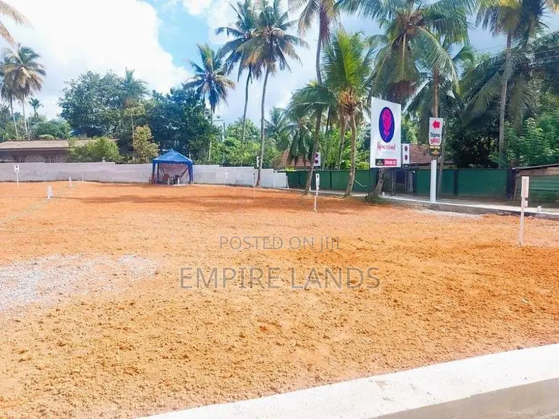 Walking Distance to 138 Land for Sale in Galawilawatte