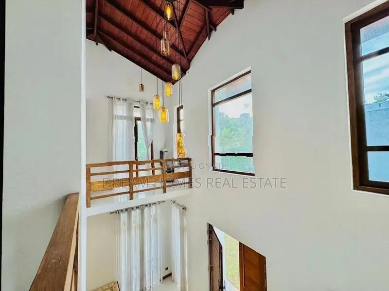 5 Bedroom House Near Thalawathugoda Junction