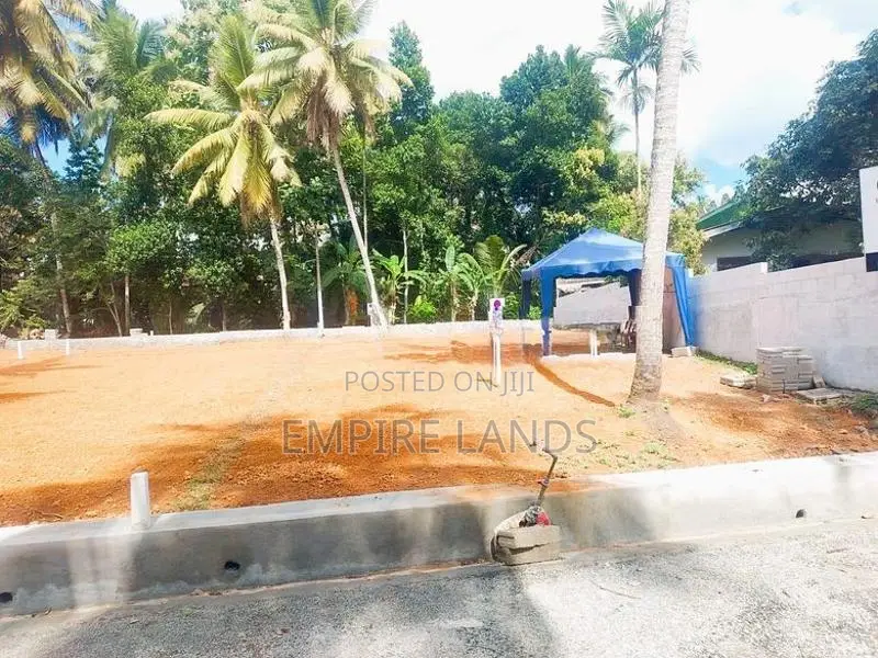 Near 138 Homagama Galawilawatte Highly Residential land for sale