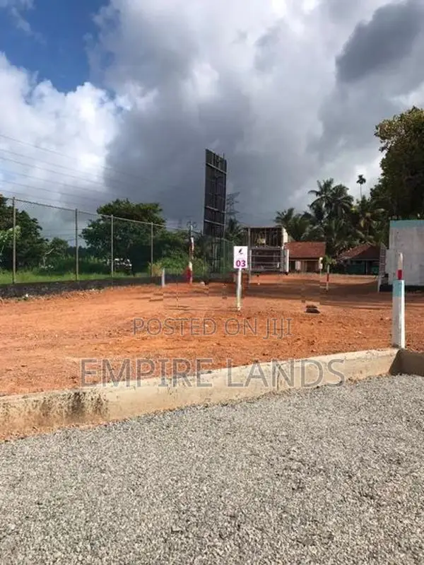 Land for Sale in Kandana Facing to Ganemulla Bus Route 376