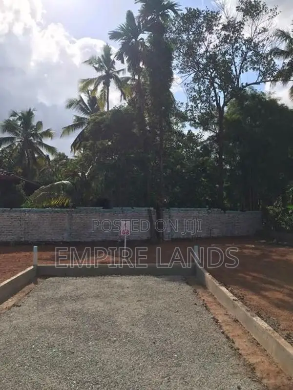 Land for Sale in Kandana Ganemulla 276 Road Commercial Plots