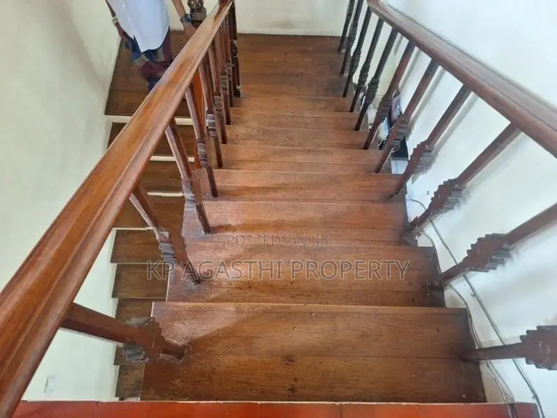 Super Land with House for Sale in Colombo 5