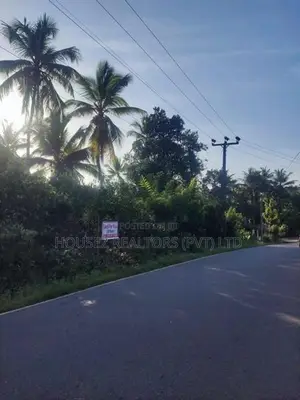 50-Perch Land for Sale in Naranowita, Elpitiya