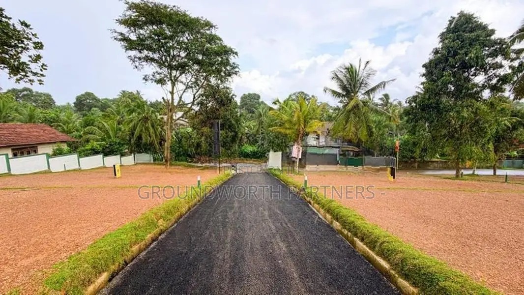 කහතුඩුව පොල්ගස්ඕවිටින් අගනා නේවාසික බිම් කොටස් කිහිපයක් විකිණීමට