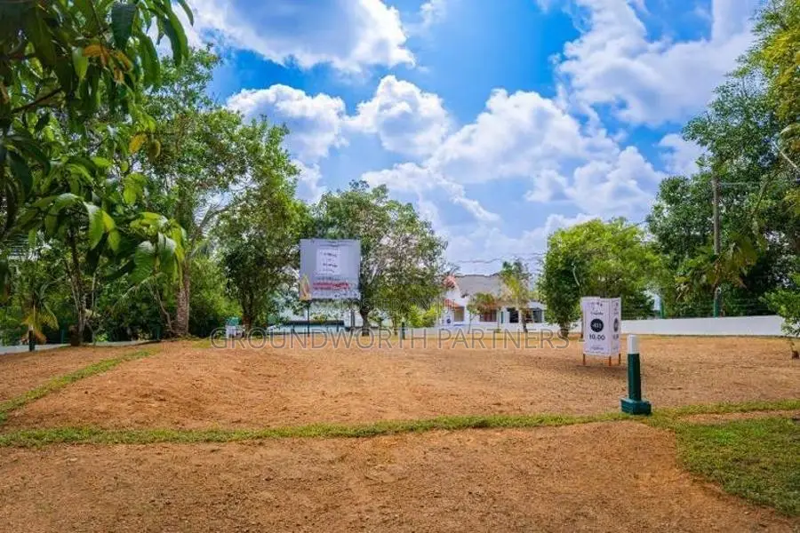හෝමාගම ටවුන් එකට සමීපව අගනා බිම් කොටස් කිහිපයක් විකිණීමට