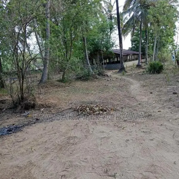 வயல் 2-5 ஏக்கர் மற்றும் குடியிருப்பு பூமி 1 Batticaloa