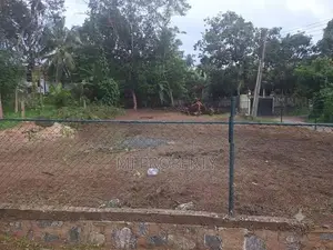 (IS-1146) Valuable Residential Land Bare Sale in Minuwangoda