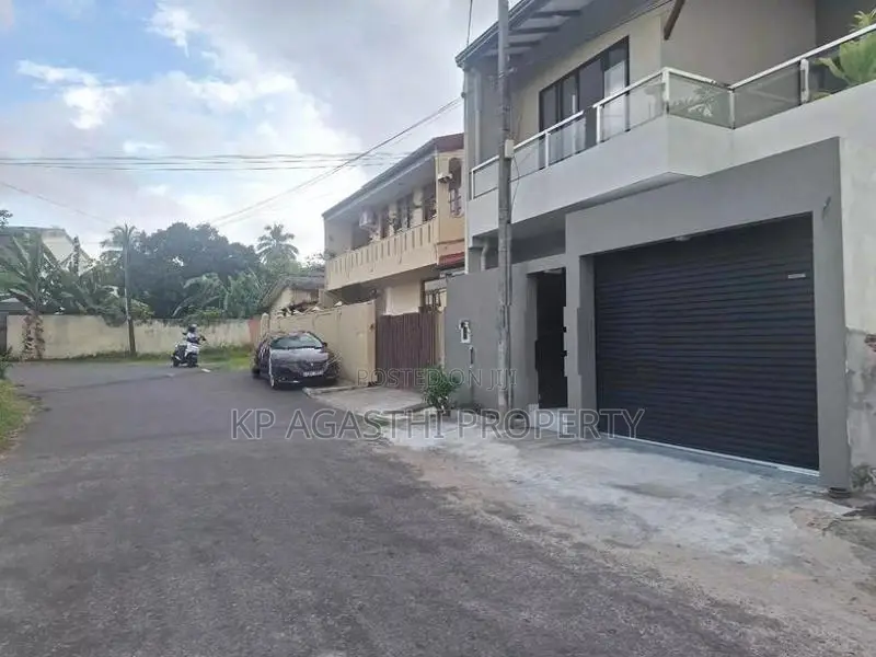 Modern House for Sale in Kalubowila