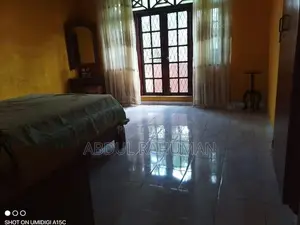 උඩ තට්ටුව House Nugegode Junction Only 3 People