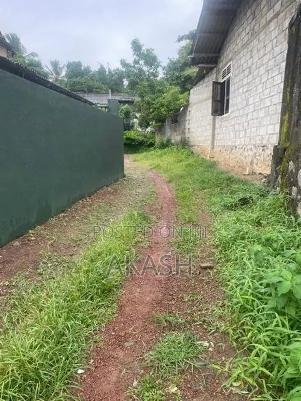 Land for Sale in Kadawatha