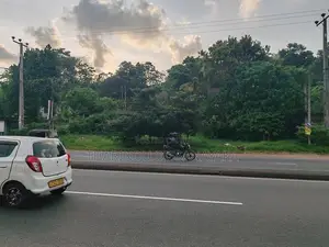 Kadawatha Imbulgoda Kandy Road Face Land