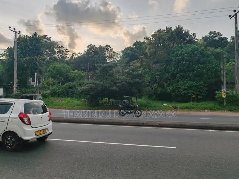 Kadawatha Imbulgoda Kandy Road Face Land