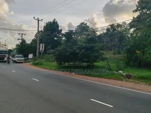 Kadawatha Imbulgoda Kandy Road Face Land