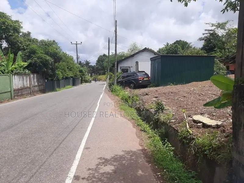 Prime Residential Land for Sale in Athurugiriya –facing Wanaguru Mawat