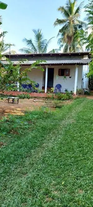Land for Sale with Small House – Deegalawatta, Jalthara, Ranala