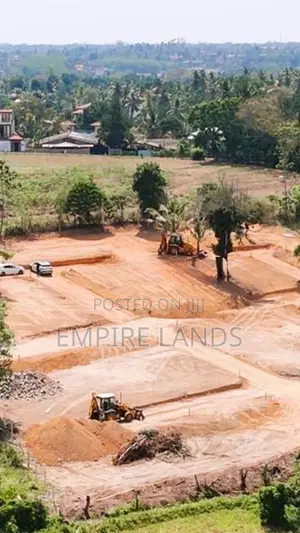 පොල්ගස්ඕවිට කහතුඩුව 120 බස් පාරට ඇවිදින දුරින්