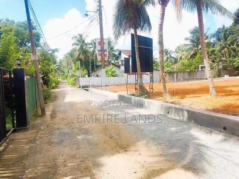 Highly Residential Land for Sale in Galawilawatte Homagama