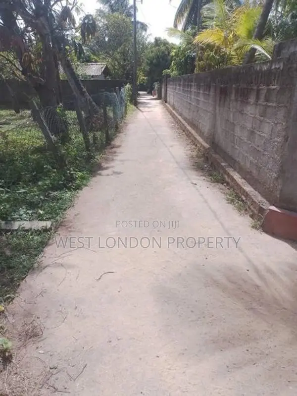 Prime Land with Old House for Sale Near Negombo Beach and Lagoon!