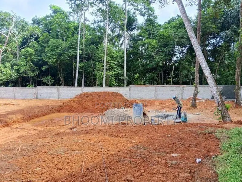 කරාපිටිය රෝහල අතේ දුරින් හොඳම තැන