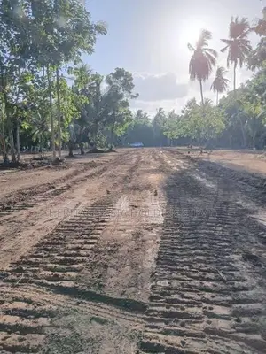 අනුරාධපුර පූජා නගරය සමීපයෙන් සින්නක්කර ඉඩමක්