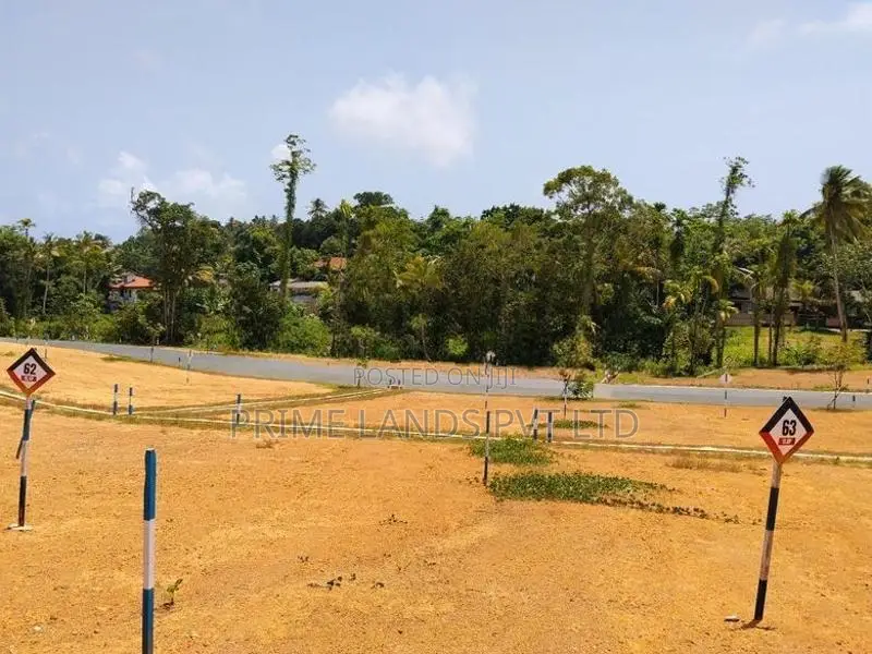 කළුතර දුවපන්සල පාරේන් ඉඩමක් විකිණීමට