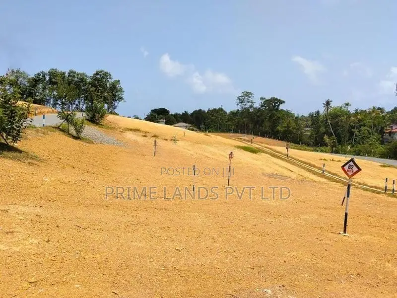 කළුතර දුවපන්සල පාරේන් ඉඩමක් විකිණීමට