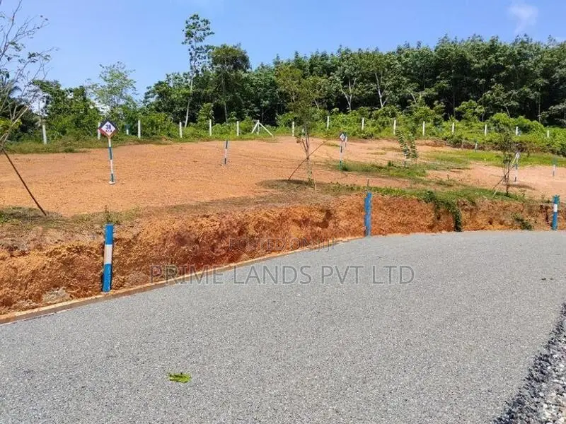 කළුතර දුවපන්සල පාරේන් ඉඩමක් විකිණීමට
