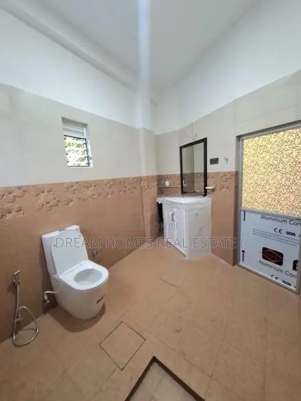 Family Home with Large Garden for Sale – Pannipitiya