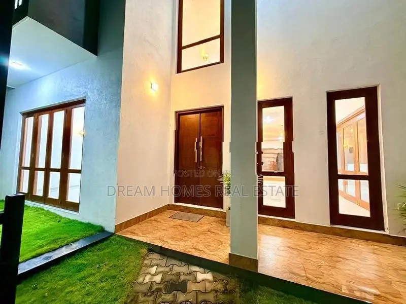 Modern 4 Bedroom Luxury Residence for Sale – Thalawathugoda