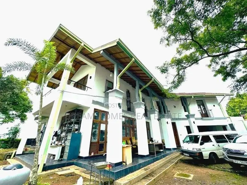 Exclusive 5 Bedroom Luxury House for Sale in Asoka Circle