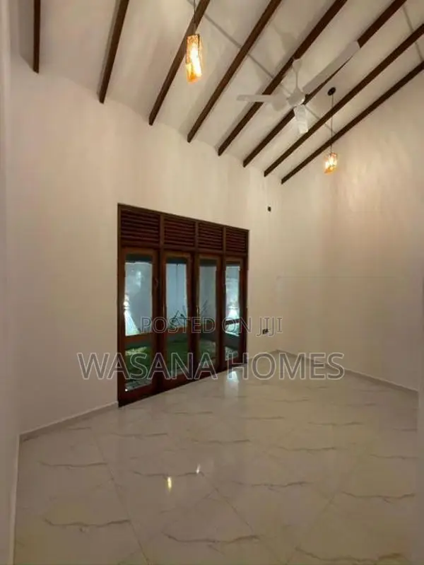 Neat House for Sale Piliyandala