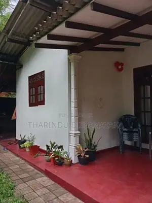 House in Kadawatha for Sale