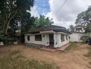 Kadawatha Ranmuthugala Sale in House with Land Kandy Main Road Only100