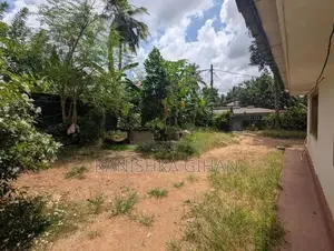 Kadawatha Ranmuthugala Sale in House with Land Kandy Main Road Only100