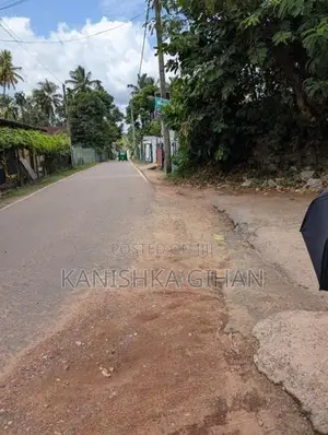 Kadawatha Ranmuthugala Sale in House with Land Kandy Main Road Only100