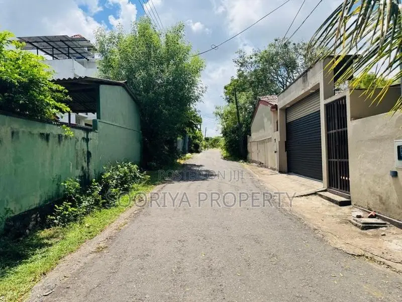 නගරයට ආසන්නව පදිංචියට සුදුසු ඉඩමක් විකිණීමට - Piliyandala