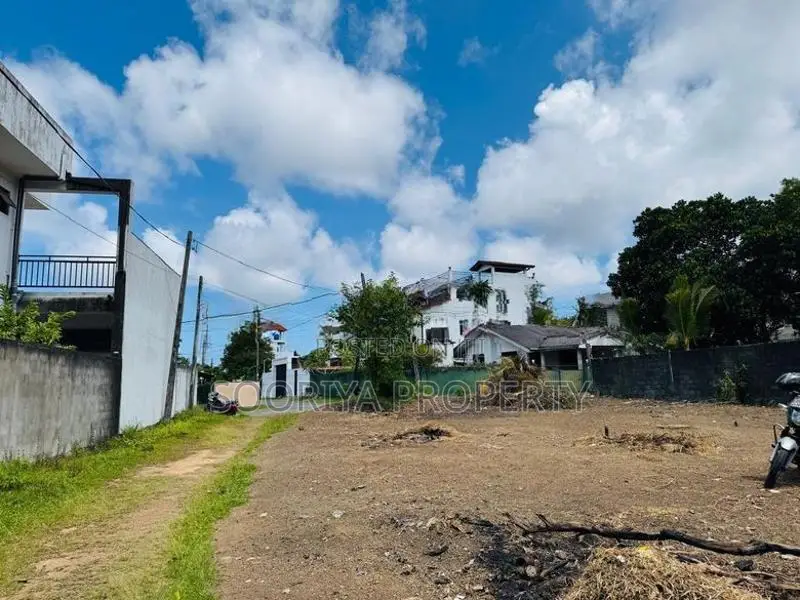 නගරයට ආසන්නව පදිංචියට සුදුසු ඉඩමක් විකිණීමට - Piliyandala
