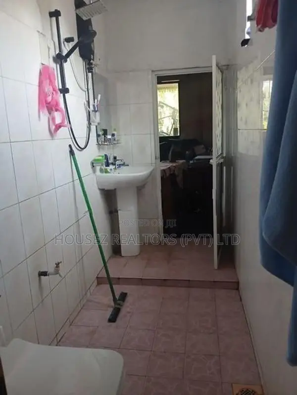 Two-Storey House Upstairs for Rent – Rajagiriya
