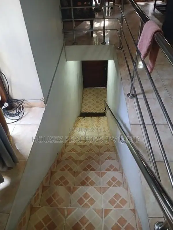 Two-Storey House Upstairs for Rent – Rajagiriya